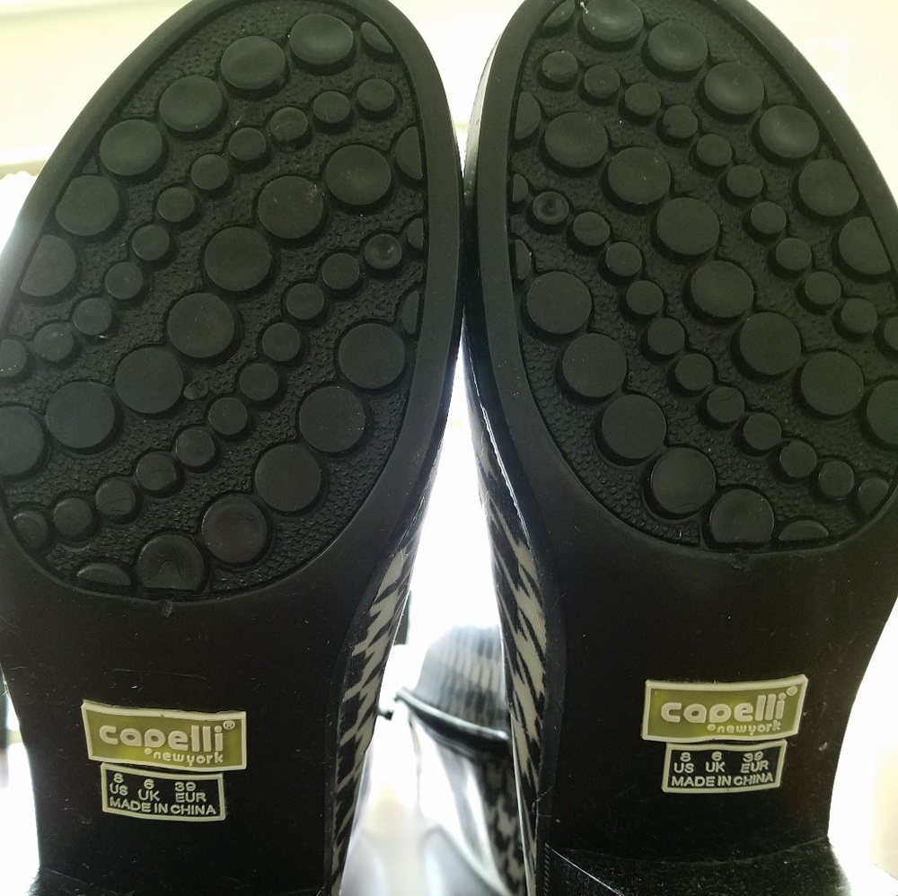 Boots - Picture 4 of 4
